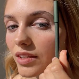 maquillaje-puede-hacerte-sentir-bien