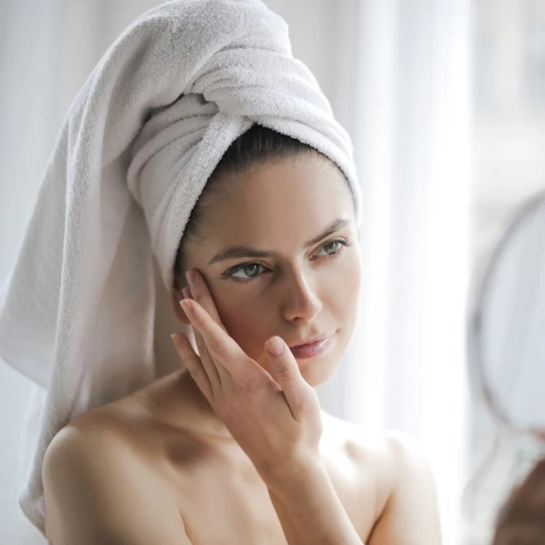 Eliminar-el-maquillaje-de-forma-correcta