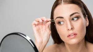 arreglas las cejas si tienes lentes