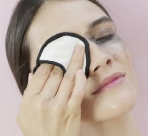 Inicio efectos-nocivos-del-maquillaje