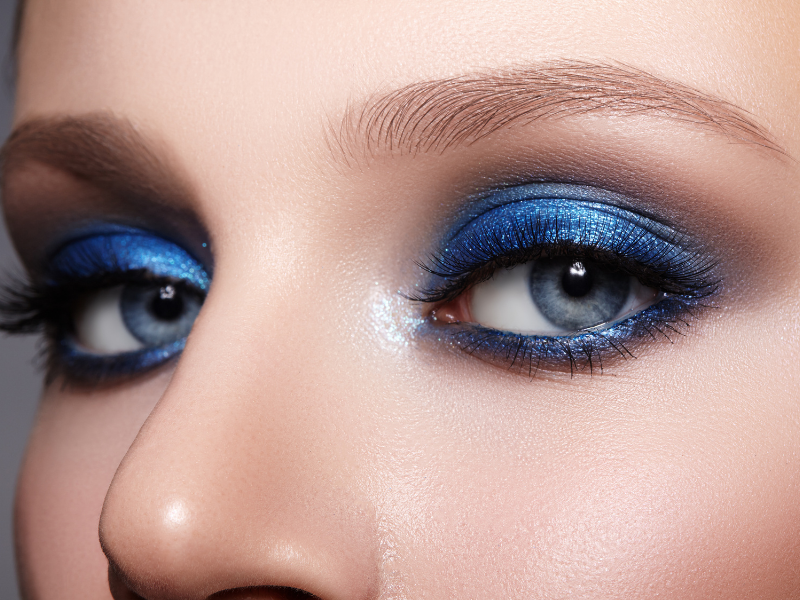 Consejos-para-un-maquillaje-que-resalte-los-ojos-azules
