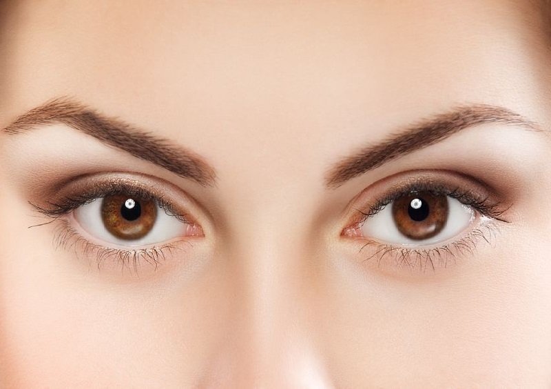 aplicar-el-maquillaje para ojos rasgados